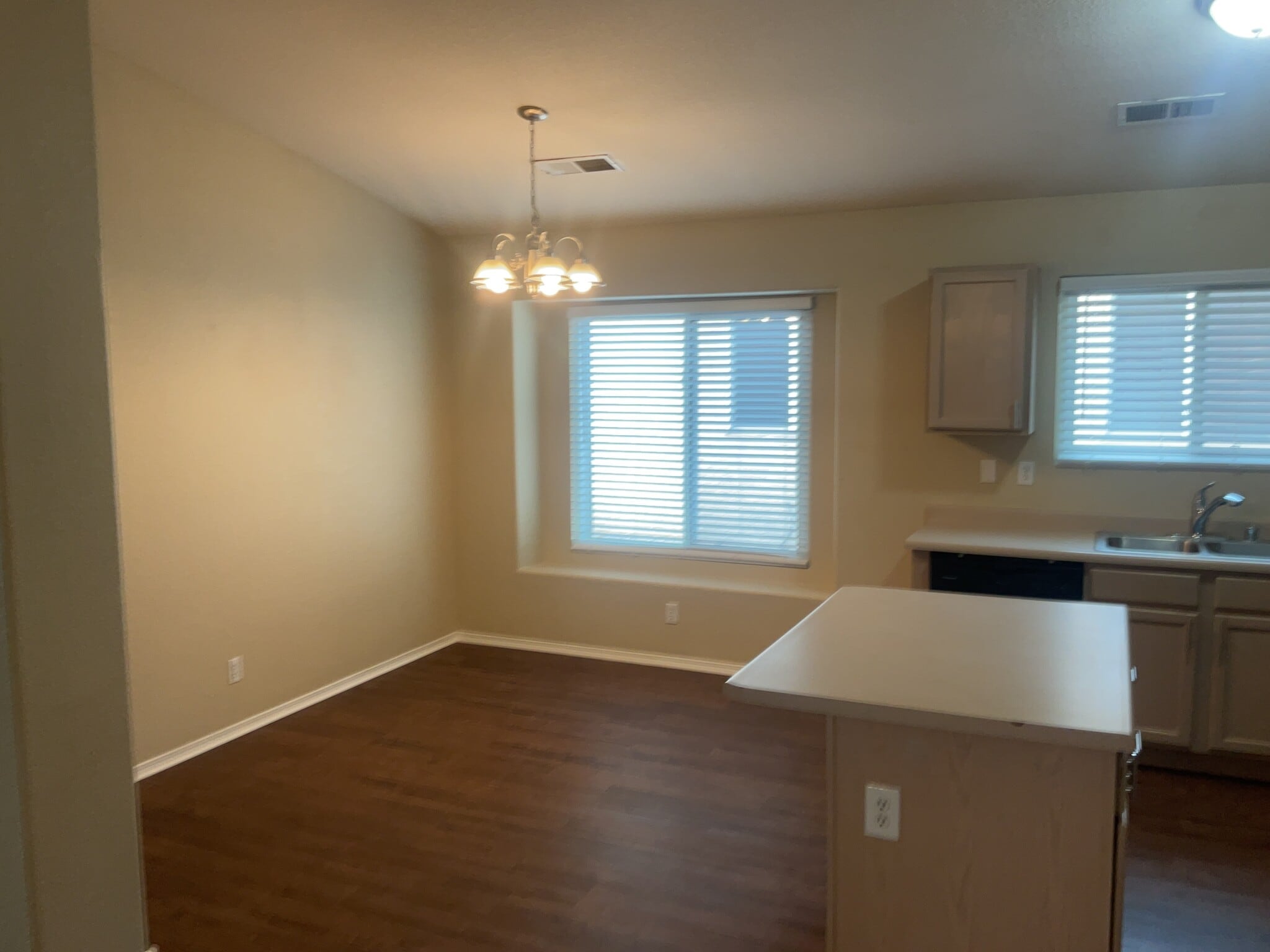 Building Photo - 736 Autumn Meadows Dr