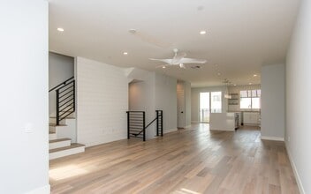 Building Photo - Want to live in the Carlsbad Village!