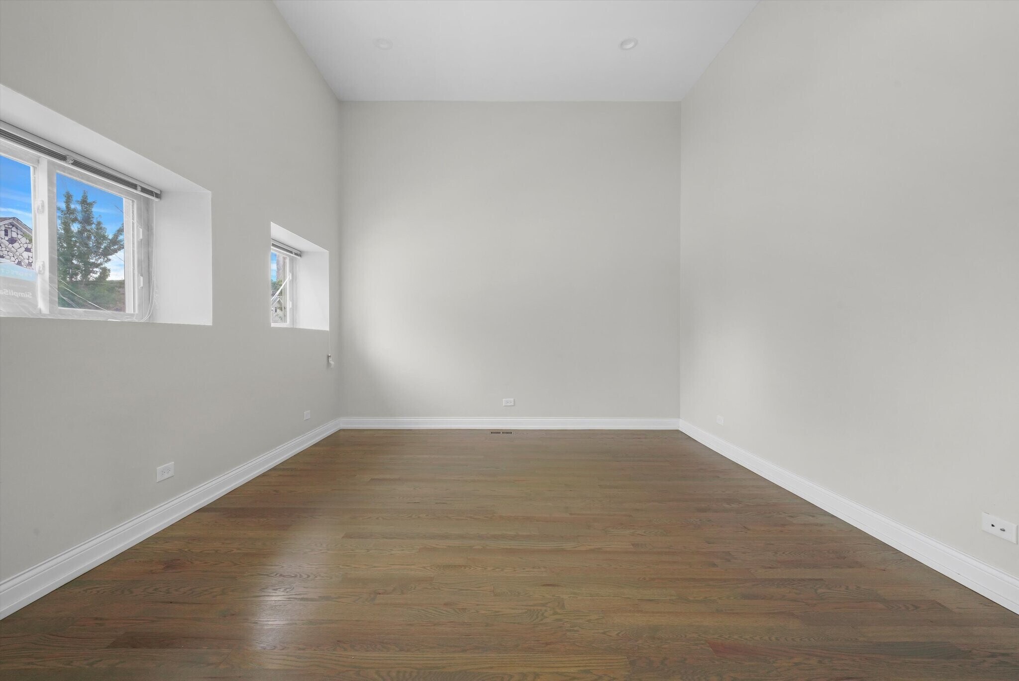 Building Photo - 1946 S Racine Ave