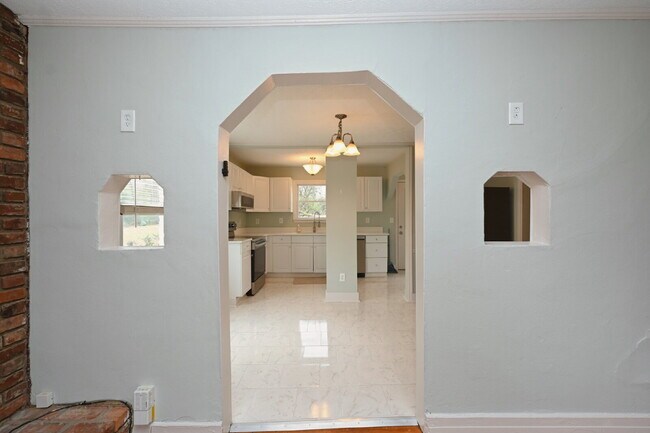 Building Photo - Renovated East Nashville Home | 3BR + Washer/Dryer + Off-Street Parking