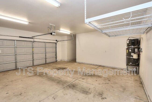 Building Photo - 2500 51st Ave