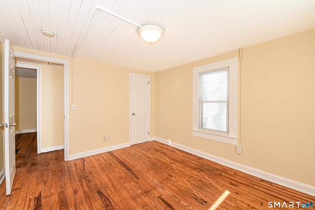 Building Photo - 6 Springdale St