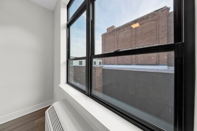 Building Photo - 121 34th St