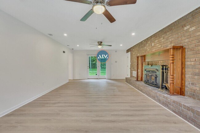 Building Photo - Rare opportunity minutes away from Savannah - 3-bedroom/2-bathroom home Move In Today!