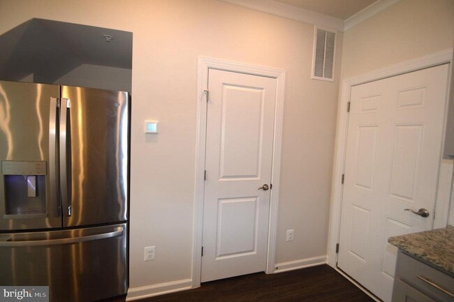 Building Photo - 45091 Cappamore Terrace