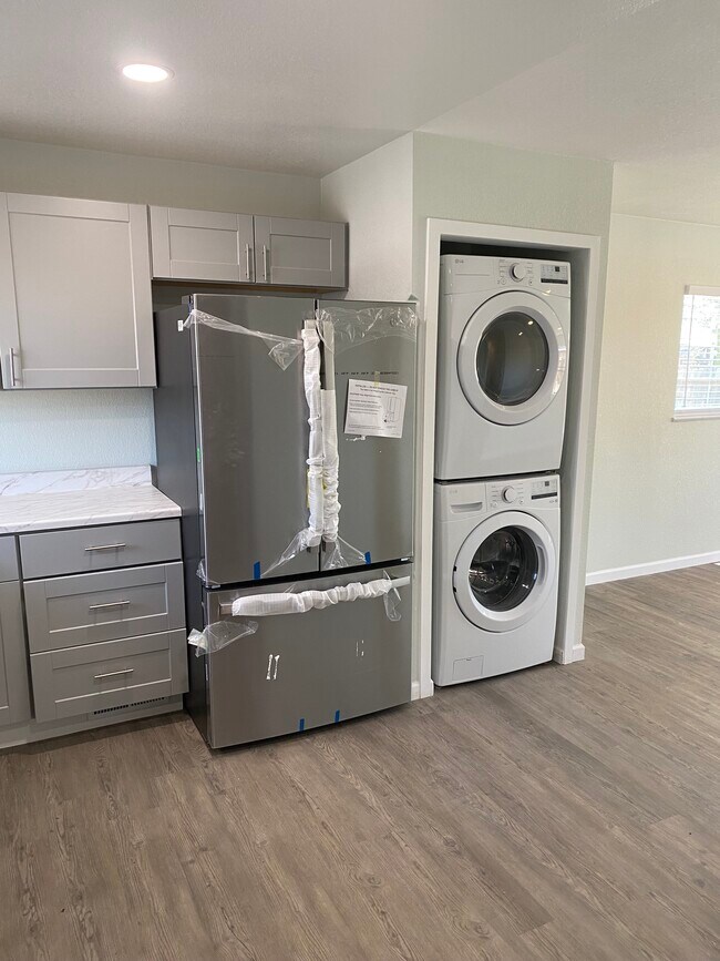 Building Photo - 12960 E 13th Pl