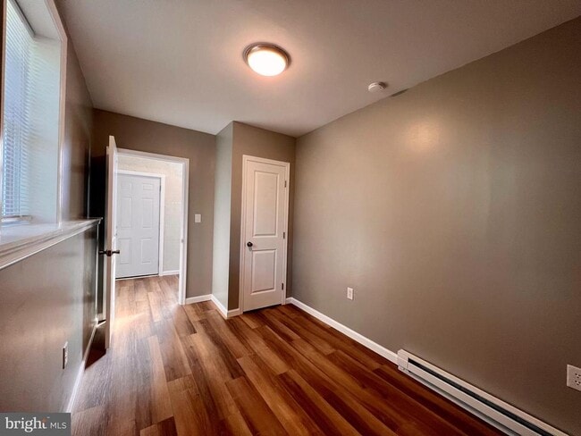 Building Photo - 6 Laurel Hill Ln