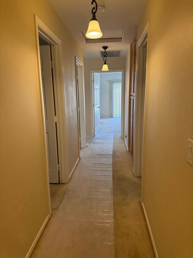 Building Photo - Beautiful Spring Valley Lake Home, 3 Bedrooms, 2 Bathrooms, New Paint