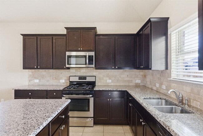 Building Photo - 609 Carly Ann Ln