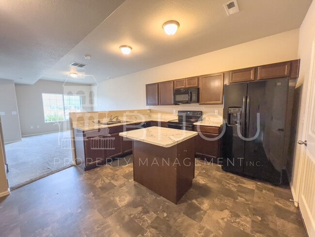 Building Photo - Spring Creek Townhome