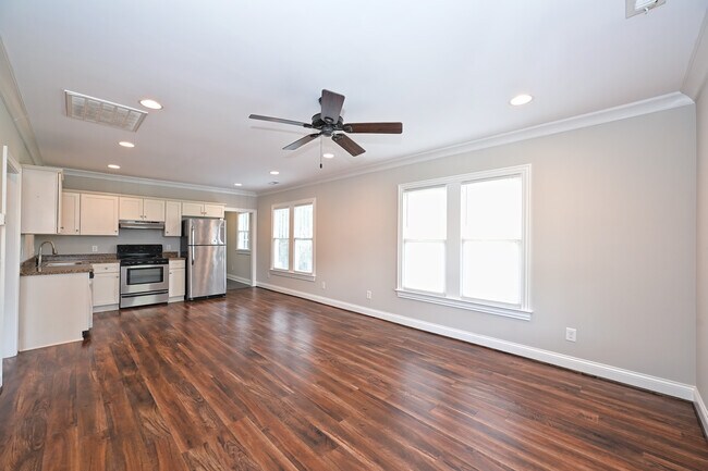 Building Photo - 1009 Grace St