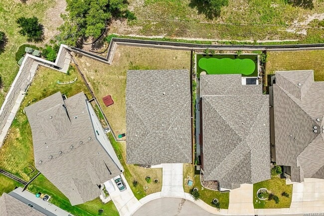 Building Photo - 1136 Aidenbaum