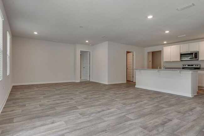 Building Photo - 5719 Guinevere Ln