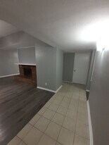 Building Photo - 9022 Millwood Dr