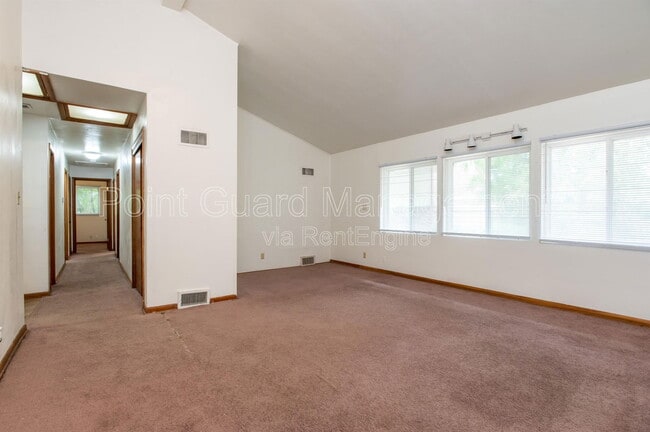 Building Photo - 1716 N Harvard Ave