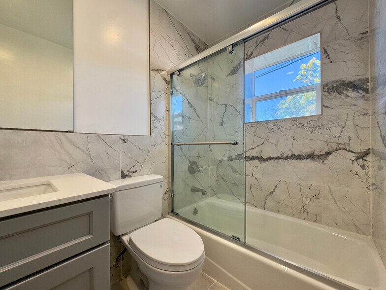 Building Photo - 2835 California St