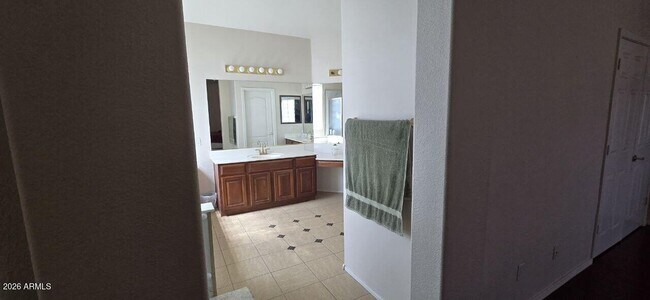 Building Photo - 6435 W Buckskin Trail