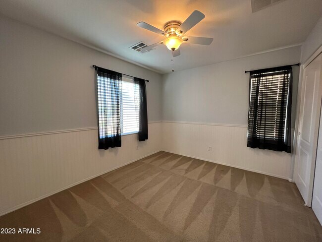 Building Photo - 2709 E Bart St