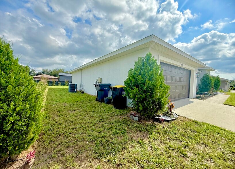 Building Photo - 2139 Sutton Ridge Ave