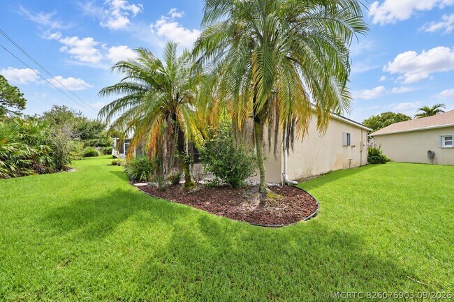 Building Photo - 545 NW Portofino Ln