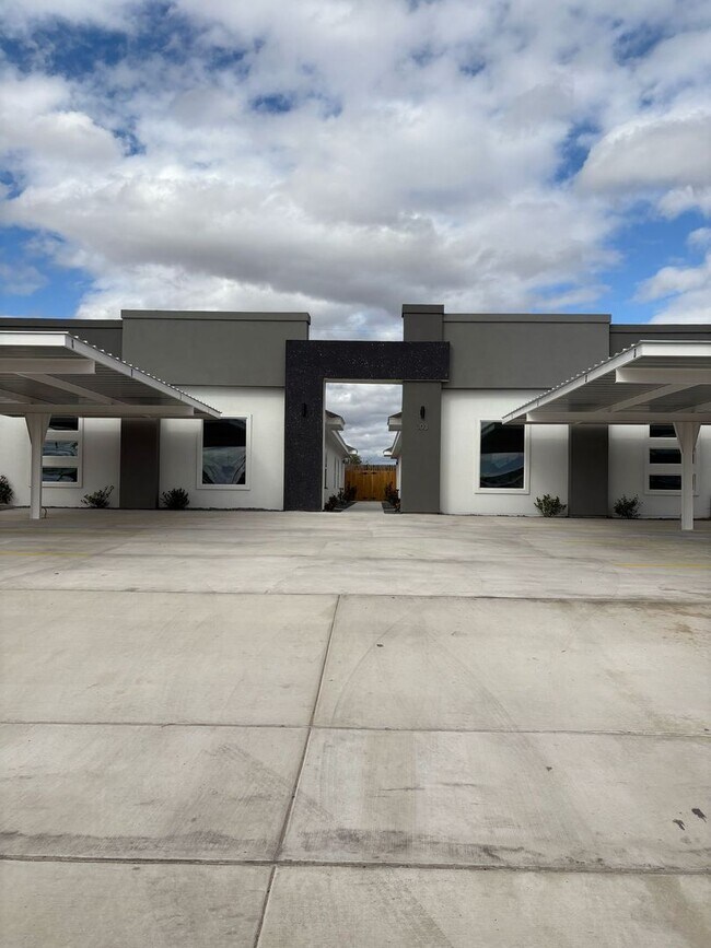 Building Photo - 116 W Diamondhead Ave
