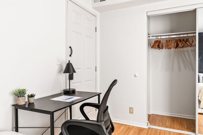 Building Photo - 10777 Ashton Ave