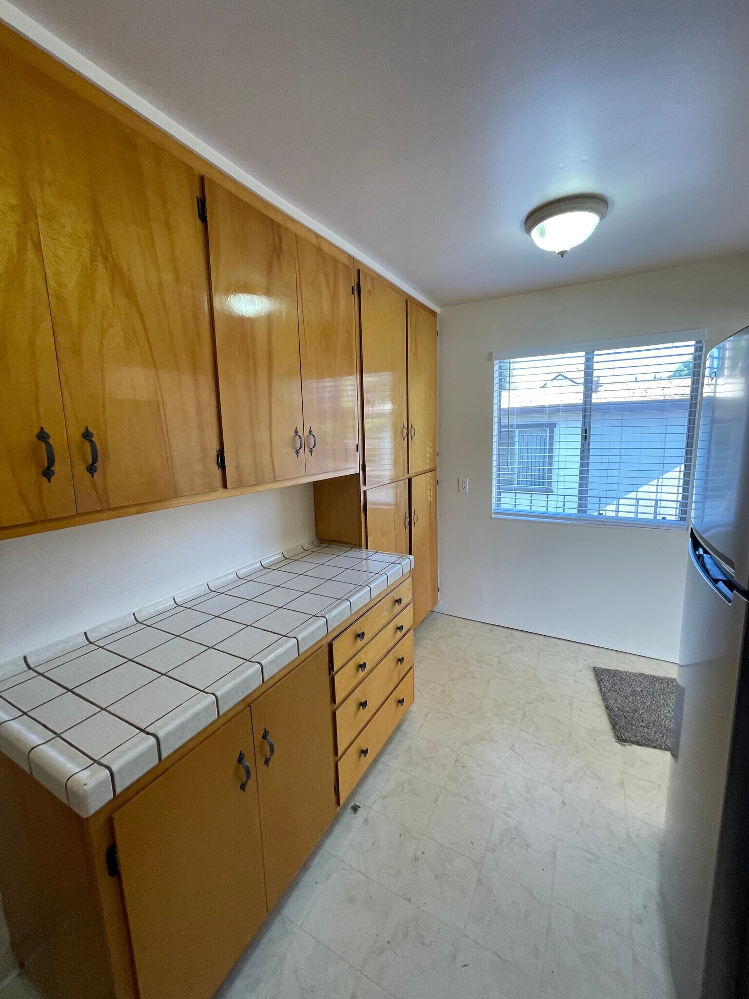 Building Photo - 226 E J St