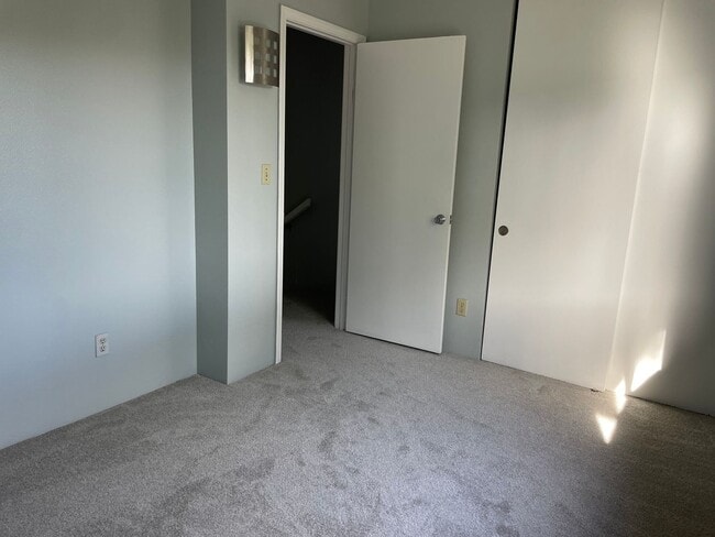 Building Photo - Kulalani Village - Right Next to Kapolei E...