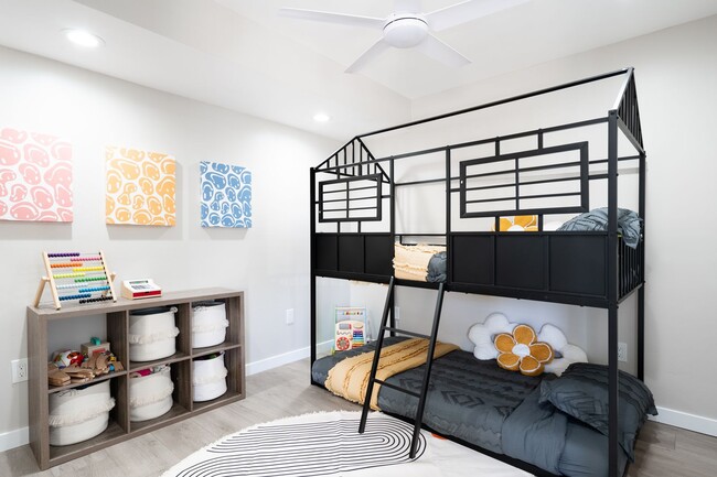 Building Photo - Fully remodeled!