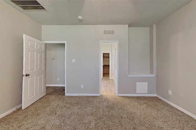 Building Photo - 17903 Timber Crossing Ln