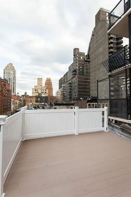 Building Photo - 941 Second Avenue