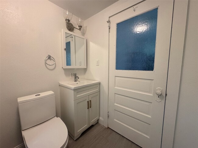 Building Photo - 308 Mersereau Ave