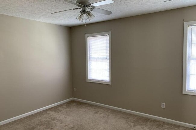 Building Photo - 409 Three Creeks Ct