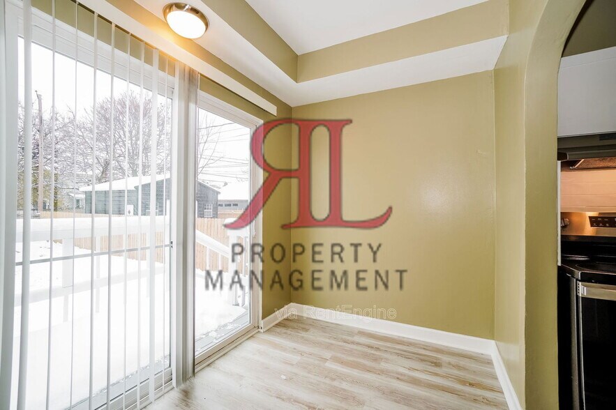 Building Photo - 550 Hanford St