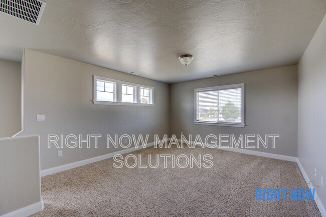 Building Photo - 4648 N Elisha Ave