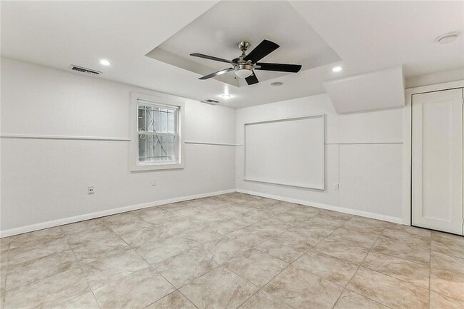 Building Photo - 5417 S Tonti St