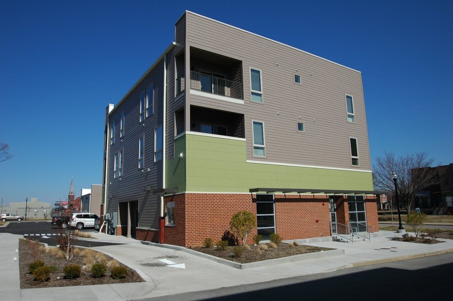 Front of building - Park Edge Apartments