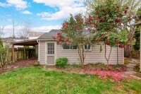 Building Photo - Cozy Studio in West Linn