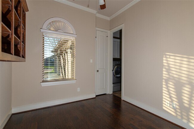 Building Photo - 25702 Golden Bell Dr