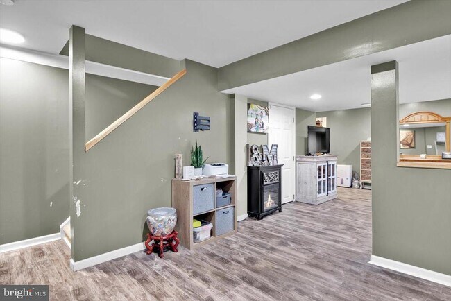 Building Photo - 388 Sapling Way