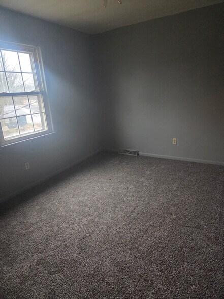 Building Photo - 417 Mathews Rd