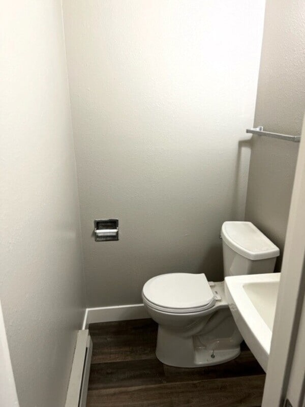 Building Photo - 3437 Redwood Ave