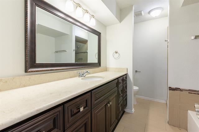 Building Photo - 14215 Haymeadow Dr