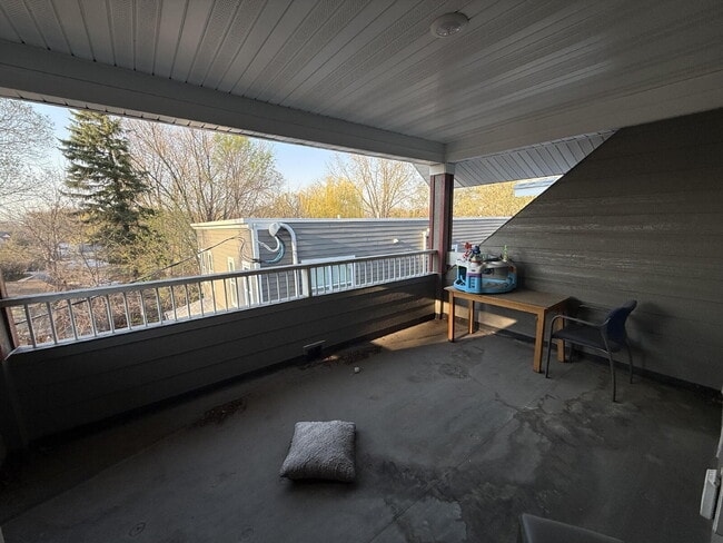 Building Photo - Prime Location Giant four-bed two-bath off Greenway in Longfellow!