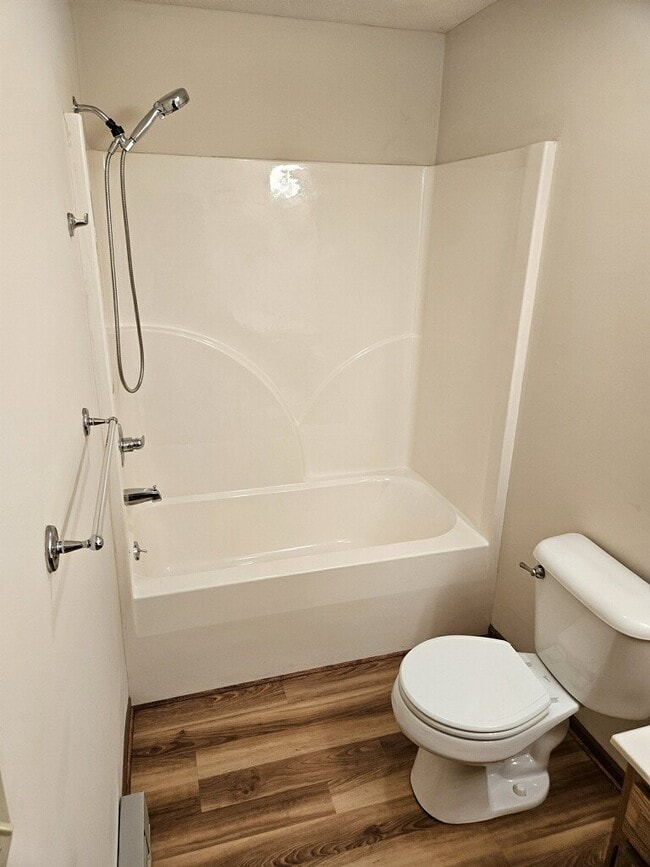 Building Photo - 879 Lewis St