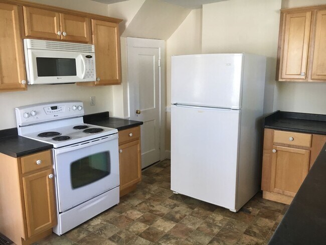 Building Photo - 2-Bedroom Apartment in Atlantic Heights| Close to Downtown Portsmouth| Heat Included!