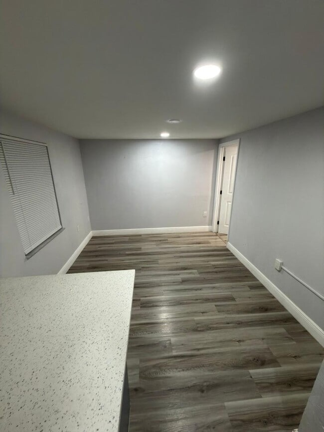 Building Photo - 1100 Beverly Ave NW