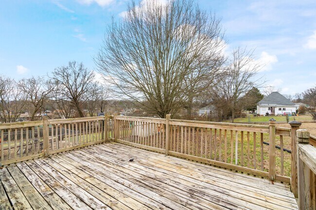 Building Photo - 153 Yankee St