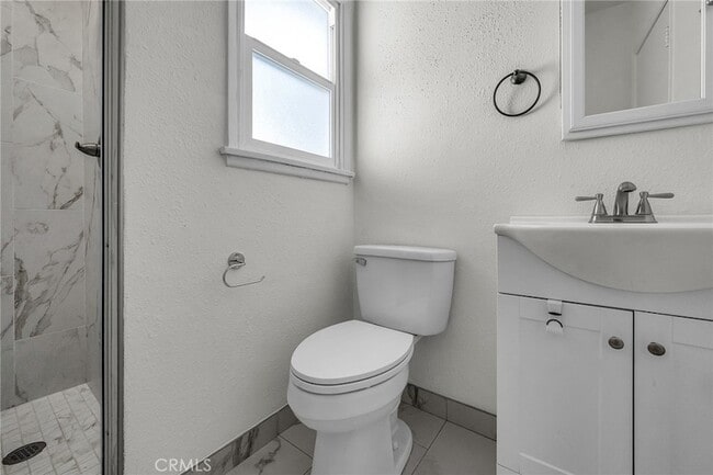 Building Photo - 6139 Tampa Ave