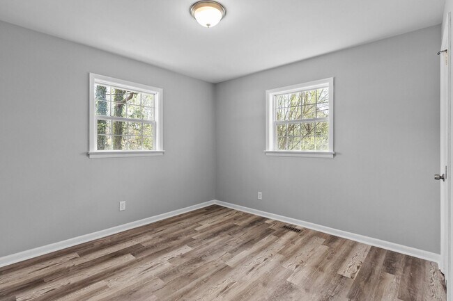 Building Photo - 2604 Greyson St